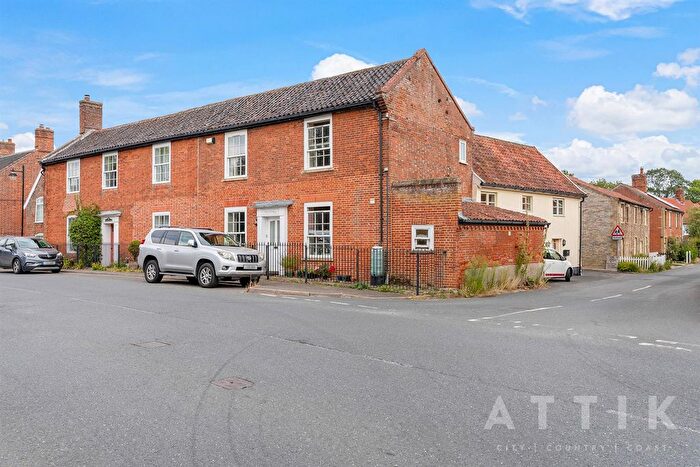 3 Bedroom End Of Terrace House For Sale In The Street, Bramfield, Halesworth, IP19