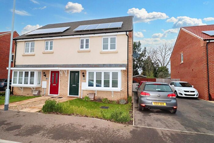 3 Bedroom Semi-Detached House For Sale In Atherton Gardens, Pinchbeck, PE11