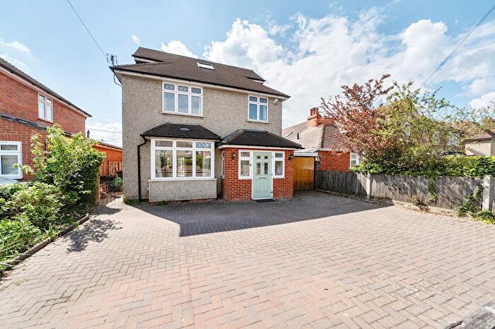 5 Bedroom Detached House For Sale In Bath Road, Thatcham, RG18