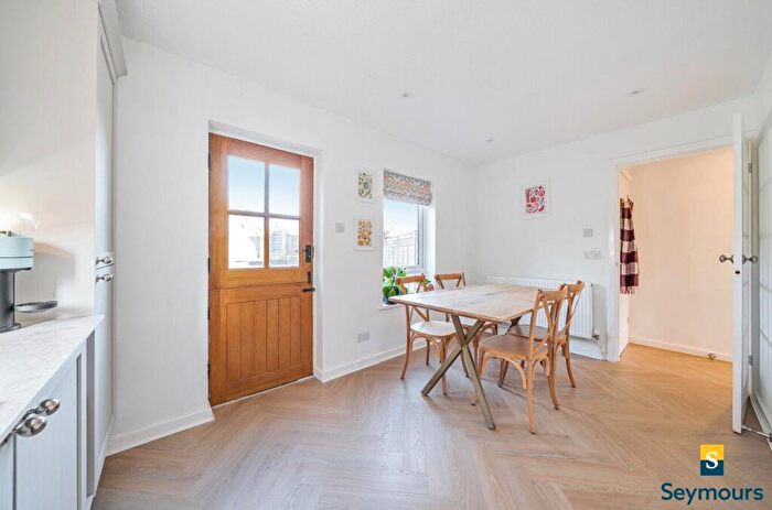 3 Bedroom End Of Terrace House For Sale In Garden Close, Shamley Green, Guildford, Surrey, GU5