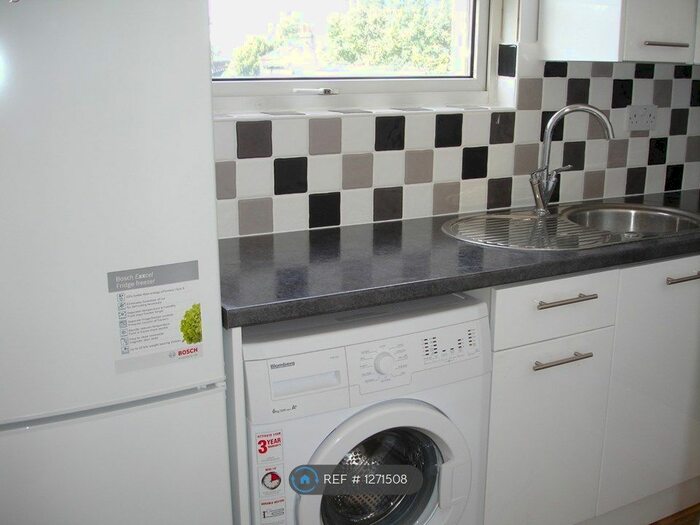 1 Bedroom Flat To Rent In Epsom, Epsom KT17