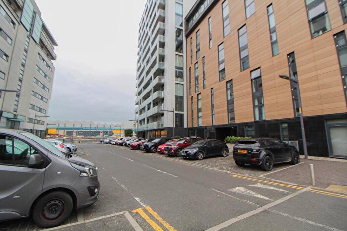 2 Bedroom Flat To Rent In , Castlebank Place, G11