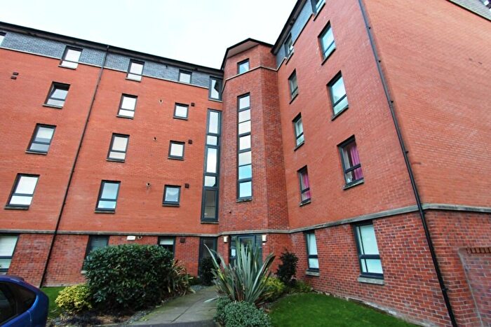 2 Bedroom Apartment To Rent In Springfield Gardens, Glasgow, G31