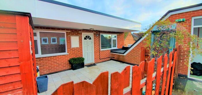 2 Bedroom Maisonette To Rent In Thatcham, Berkshire, RG19