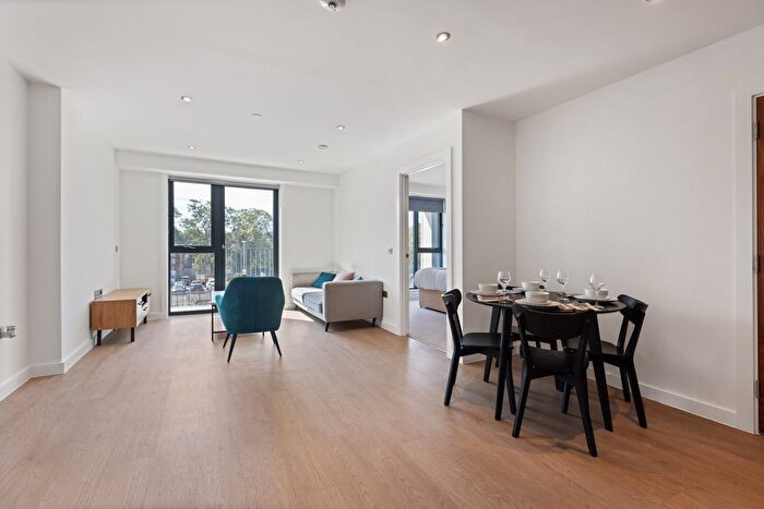 1 Bedroom Flat To Rent In Sienna House, SM1