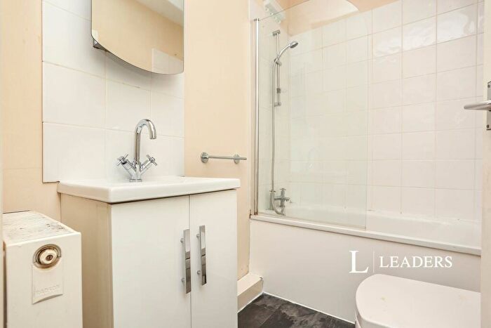 1 Bedroom Flat To Rent In Lee High Road, SE13