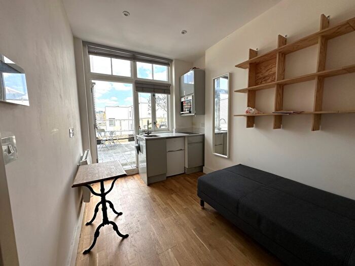 Studio To Rent In Pentonville Road, Kings Cross, N1