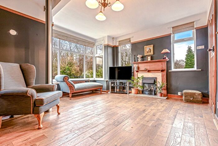 3 Bedroom Semi-detached House For Sale In Holmfield Avenue East, Leicester, LE3