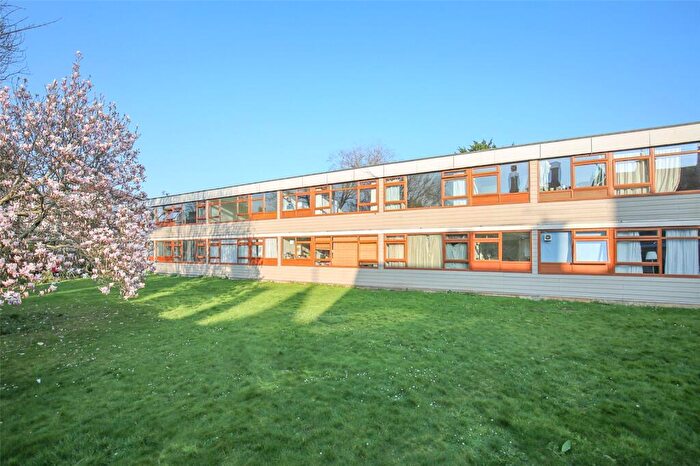 2 Bedroom Apartment For Sale In Cotham Road, Bristol, BS6