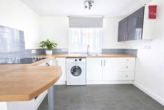 1 Bedroom Flat For Sale In Skipper Way, Lee-On-The-Solent, PO13