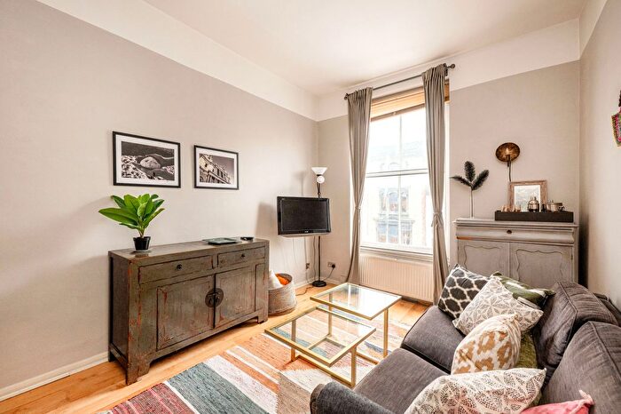 1 Bedroom Flat For Sale In Ladbroke Grove, London, W10