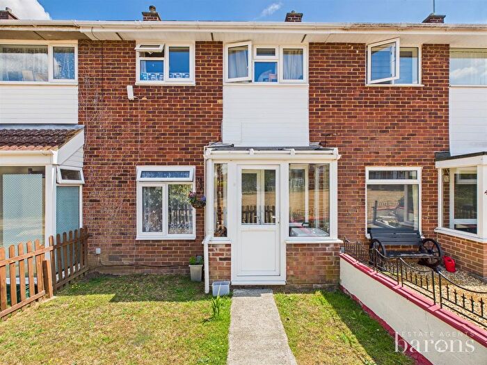 3 Bedroom Terraced House For Sale In Fabian Close, Basingstoke, RG21