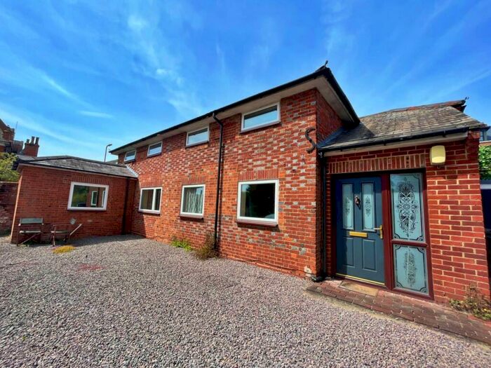 5 Bedroom Detached House To Rent In Winchester, SO22