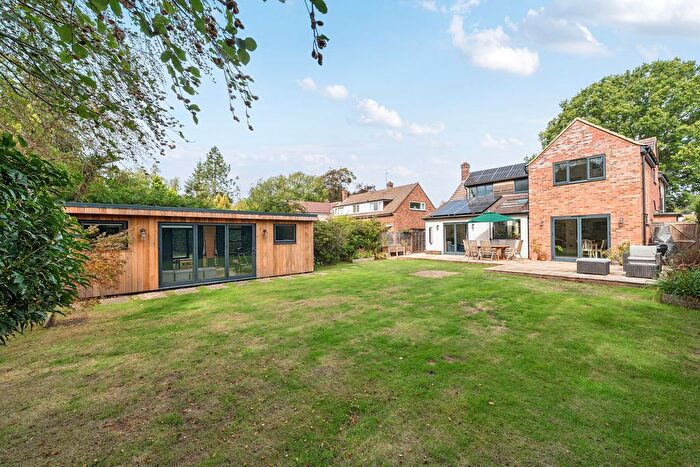 5 Bedroom Detached House For Sale In Brentmoor Road, West End, Woking, GU24