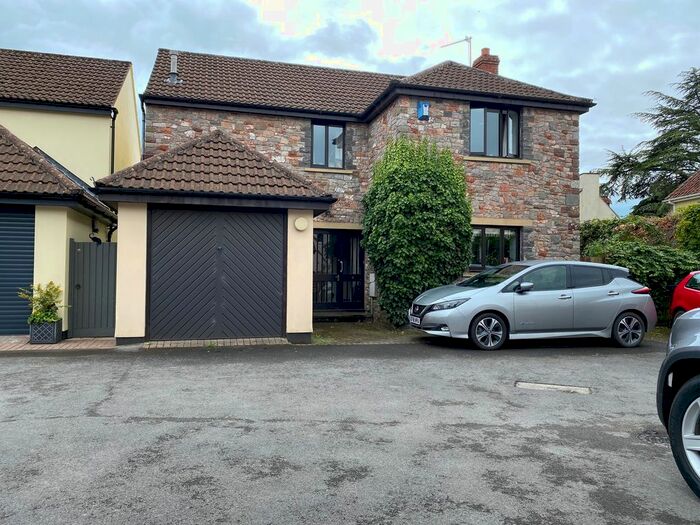 3 Bedroom Detached House To Rent In Cambridge Court, Wrington, BS40