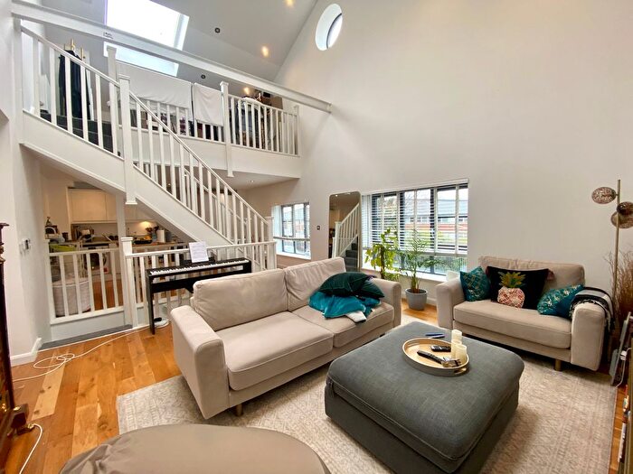 2 Bedroom Terraced House To Rent In Stanley Gardens, London, W3