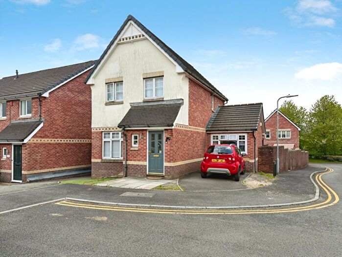 3 Bedroom Link Detached House For Sale In Heol Y Celyn, Tregof Village, Swansea Vale, Swansea, West Glamorgan, SA7