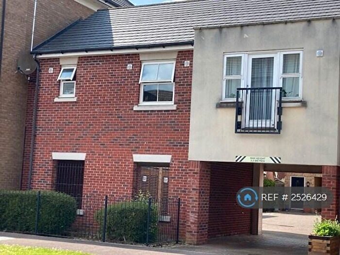 2 Bedroom Flat To Rent In Redhouse Park, Milton Keynes, MK14