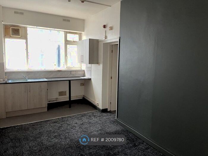 1 Bedroom Flat To Rent In Birmingham Road, West Bromwich, B70