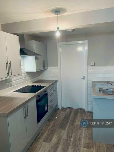 2 Bedroom Flat To Rent In Spring Gardens, Lytham St. Annes, FY8