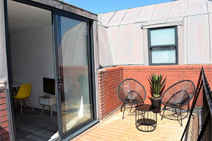 1 Bedroom Flat To Rent In B Trelawney House, Surrey Street, BS2