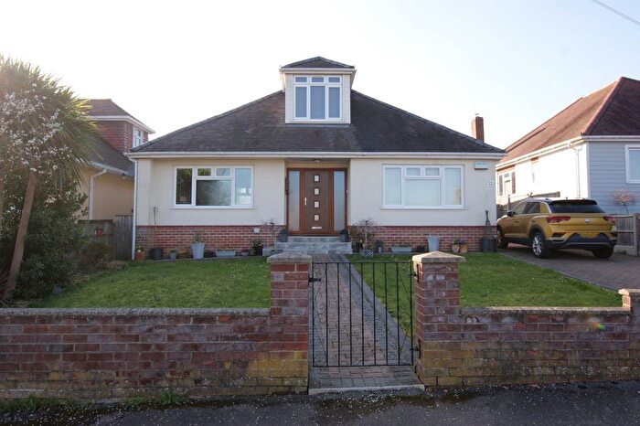 4 Bedroom Bungalow For Sale In Roman Road, Broadstone, Dorset, BH18