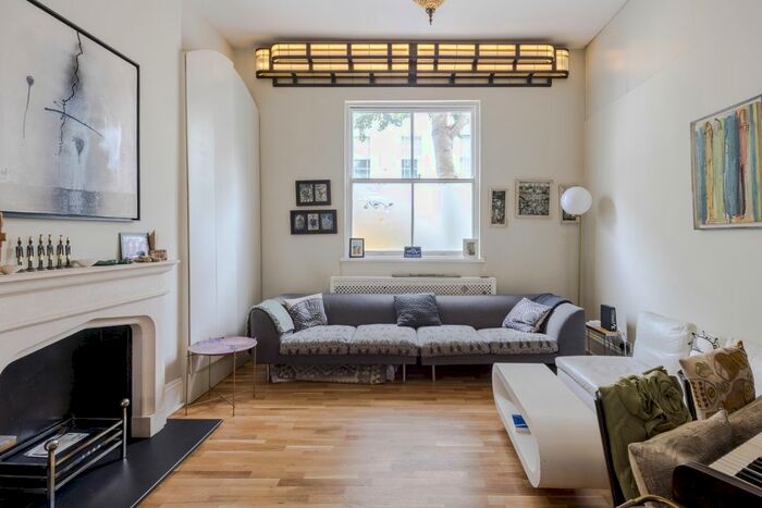 3 Bedroom Maisonette To Rent In Powis Terrace, London, W11