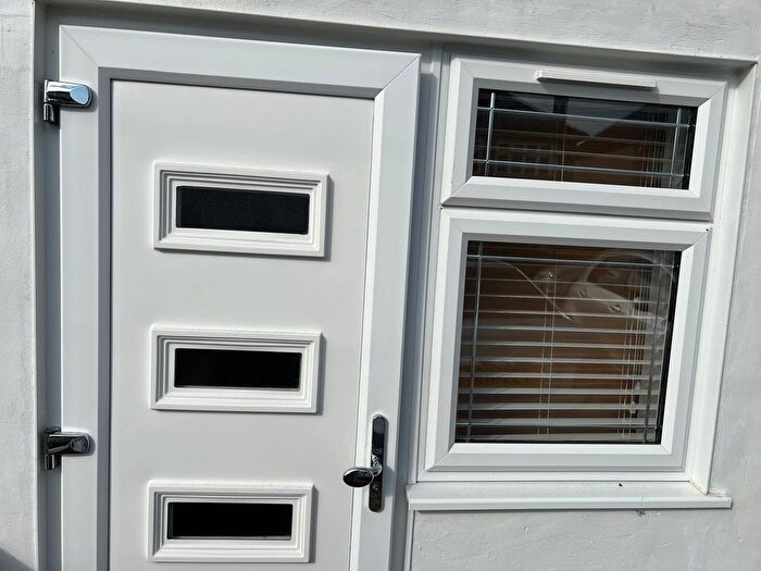 Studio To Rent In The Glen, Rainham, RM13