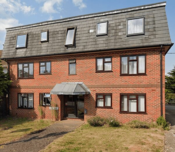 2 Bedroom Flat To Rent In Kings Road, MK45