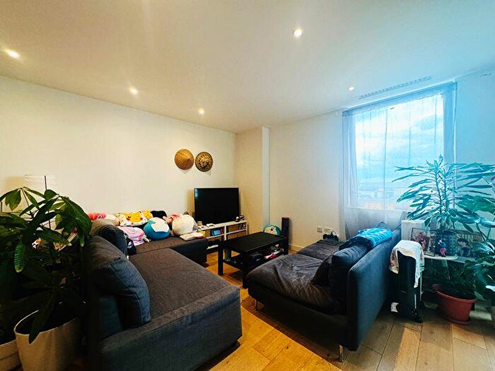 1 Bedroom Apartment For Sale In Capitol Way, London, NW9