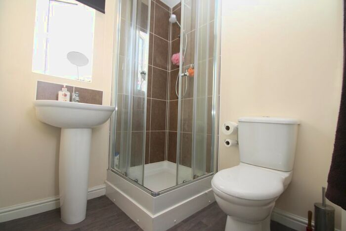 3 Bedroom Detached House To Rent In Pennwell Garth, Leeds, West Yorkshire, Uk, LS14