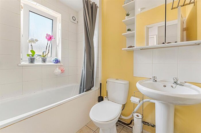 3 Bedroom Flat To Rent In Soane House, Roland Way, SE17