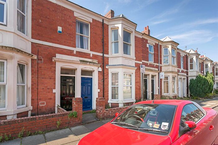 3 Bedroom Flat To Rent In Tavistock Road, Jesmond, Newcastle Upon Tyne, NE2