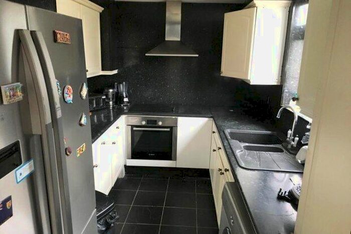 5 Bedroom Property To Rent In Longbridge Road, Dagenham, RM8