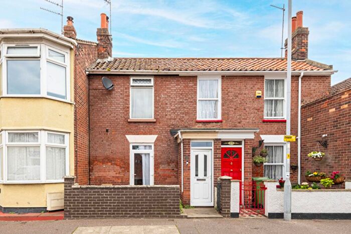 2 Bedroom Terraced House For Sale In Queens Road, Great Yarmouth, NR30