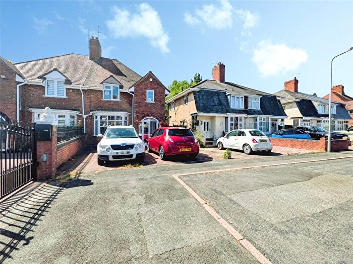 3 Bedroom Semi Detached House For Sale In Hazel Road, Wolverhampton, West Midlands, WV3