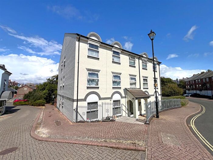 2 Bedroom Flat For Sale In The Maltings, Weymouth, DT4