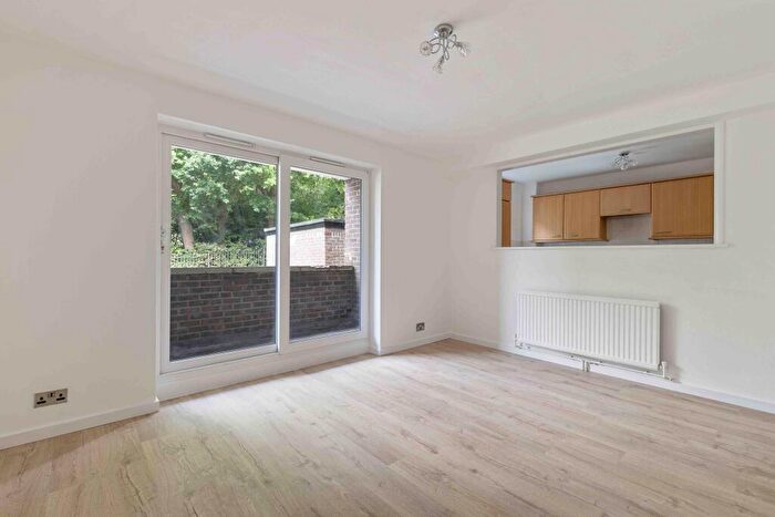 2 Bedroom Flat To Rent In Wells Park Court, SE26