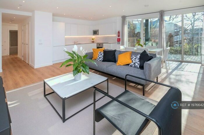 3 Bedroom Flat To Rent In Dockley Road, London, SE16