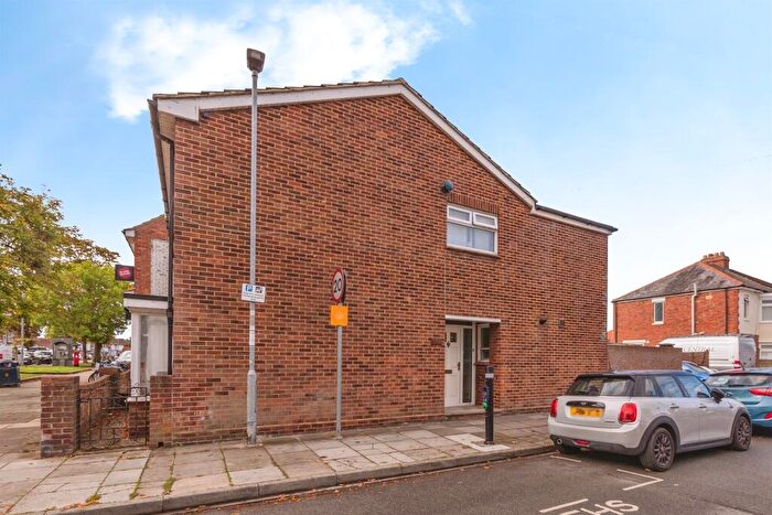 3 Bedroom End Of Terrace House For Sale In Copnor Road, Portsmouth, PO3