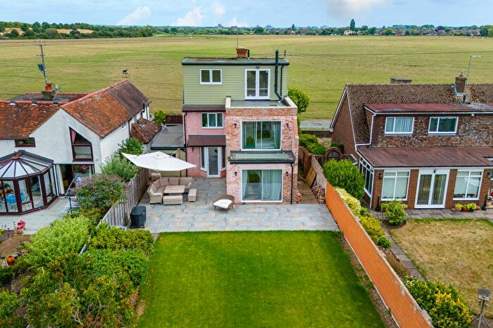 4 Bedroom Detached House For Sale In Boveney Road, Dorney, SL4