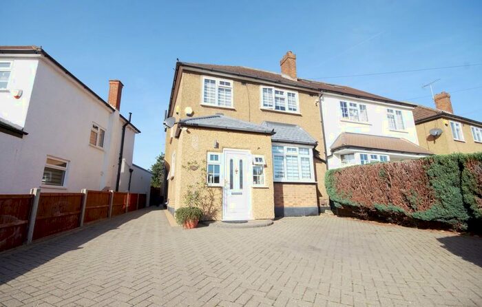 3 Bedroom Semi-Detached House To Rent In Boleyn Drive, Ruislip, HA4