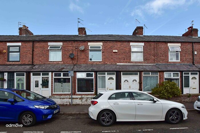 2 Bedroom Property To Rent In Hyde Grove, Sale, M33