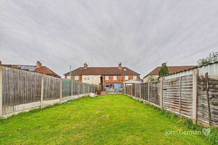3 Bedroom Semi-Detached House To Rent In Longmead Road, Burton-on-Trent, DE13