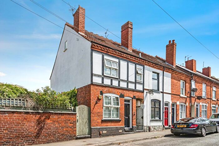 4 Bedroom End Of Terrace House For Sale In Church Street, Cradley Heath, West Midlands, B64