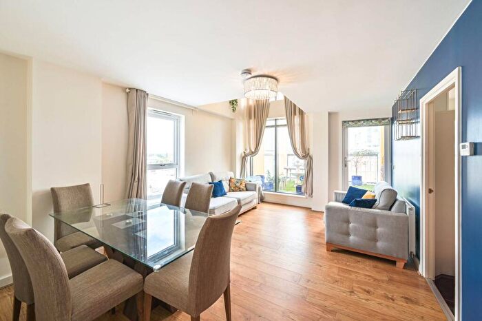 3 Bedroom Flat For Sale In Colindale Avenue, Colindale, London, NW9