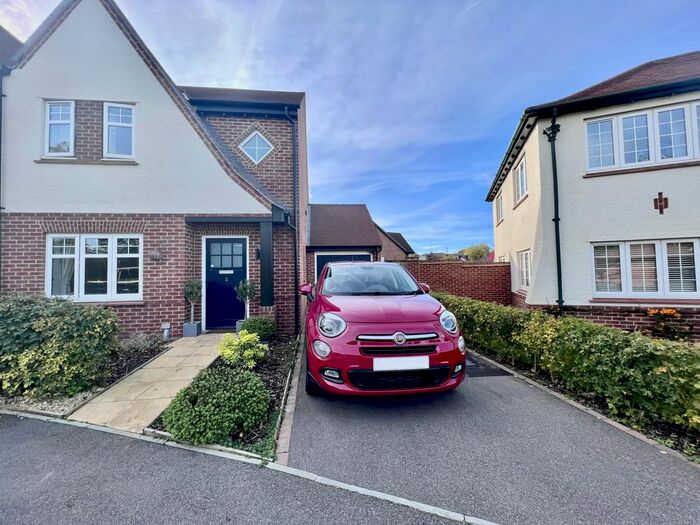 3 Bedroom Property To Rent In Hornbeam Road, Waltham Chase, Southampton, SO32