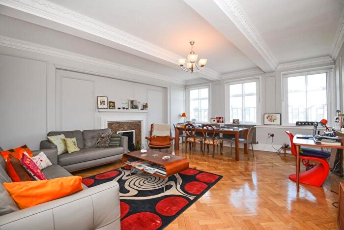 3 Bedroom Flat For Sale In Baker Street, London, NW1