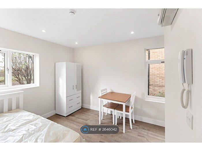 Studio To Rent In Dock Road, Tilbury, RM18