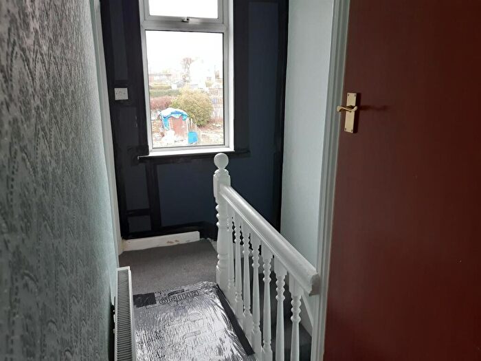 3 Bedroom Terraced House For Sale In Hatfield Road, Bradford, BD2